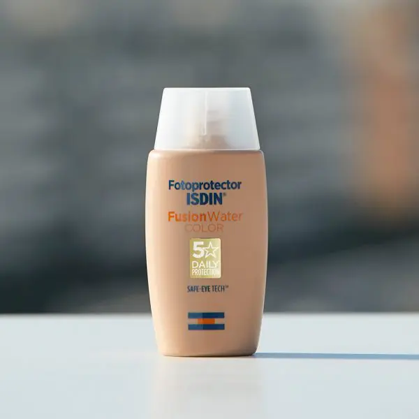 Fotoprotector ISDIN Fusion Water COLOR SPF 50 - Imagen 3