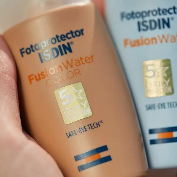 Fotoprotector ISDIN Fusion Water COLOR SPF 50 - Imagen 2